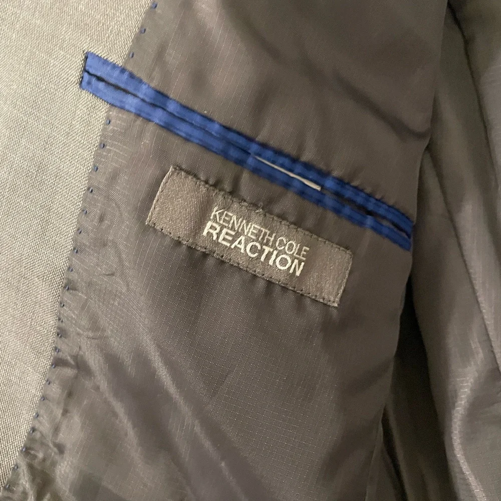 Men's Dark Gray Suit and Pants - Picture 3 of 7